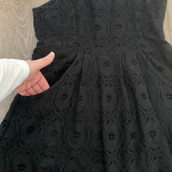 UO Kimchi Blue JACKIE HIGH-NECK LACE DRESS - Picture 3 of 9